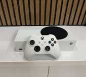 Продам Xbox Series S з памʼяттю 512 Гб в ідеальному стані!!!