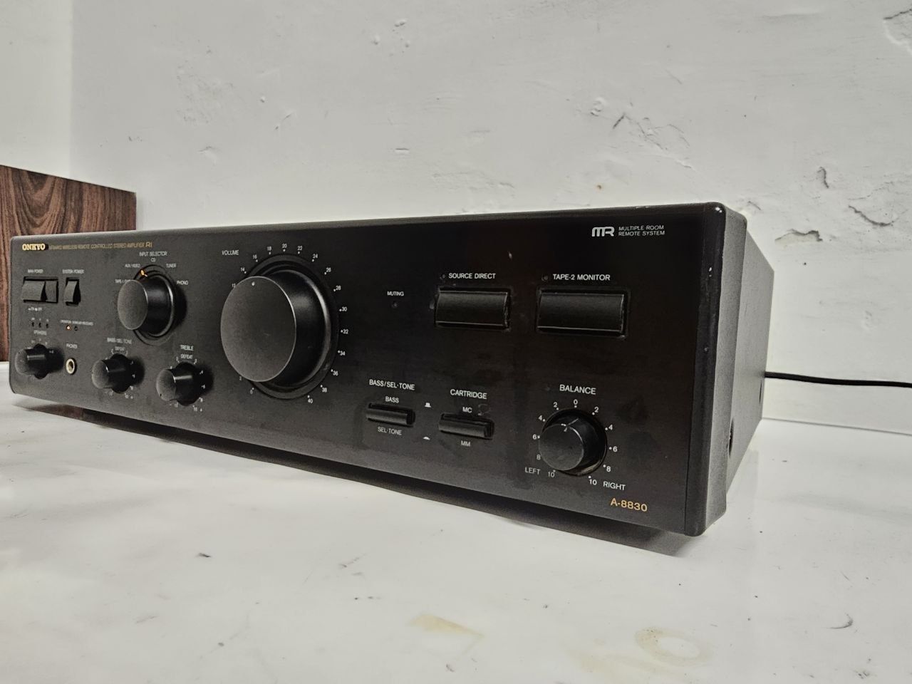 Wzmacniacz Onkyo A-8830. 4 omy: 100 watów