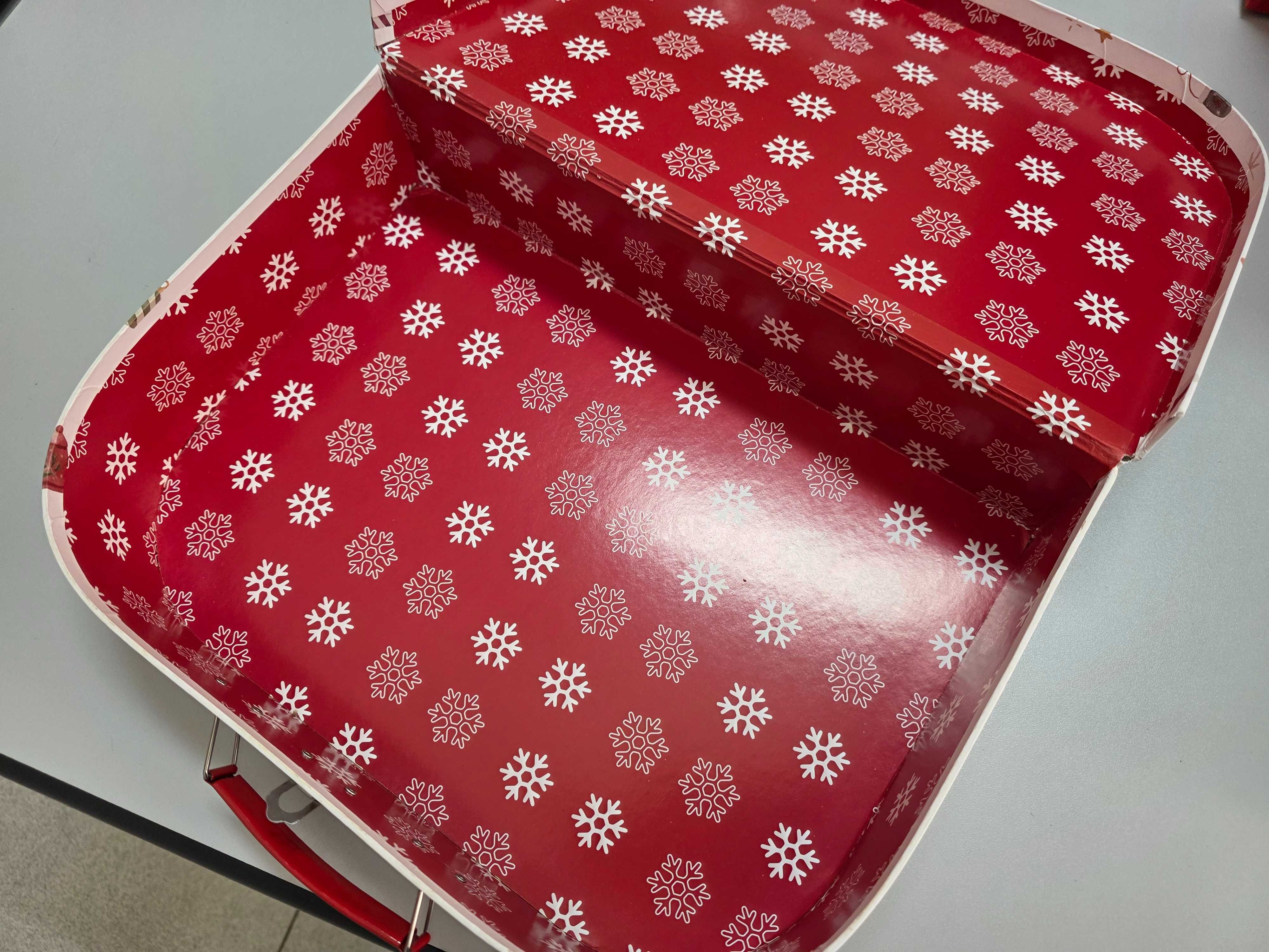 Mala ou caixa em cartão natal