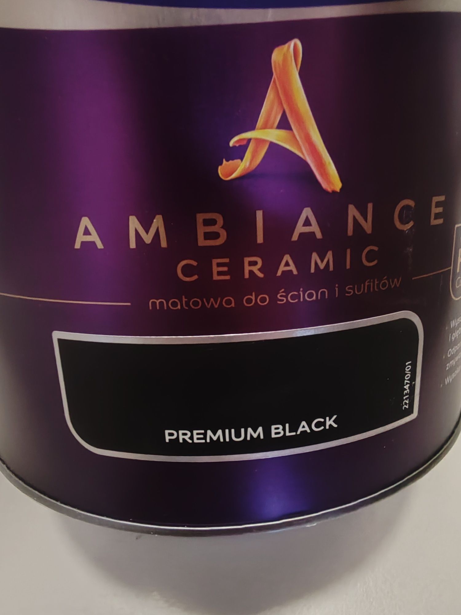 Czarna farba Dulux Ambiance Ceramic Premium Black