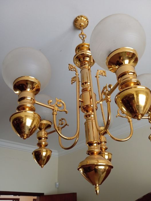 Lustre antigo em perfeito estado