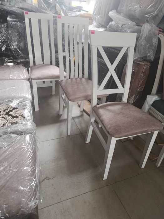 Стільці для кухні та вітальні