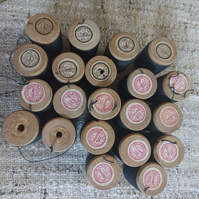 Нитка для шиття чорний 10 200 метрів раритет