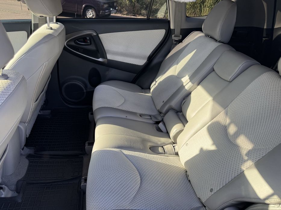 Toyota rav4, electric 42kw запас ходу 150-170км