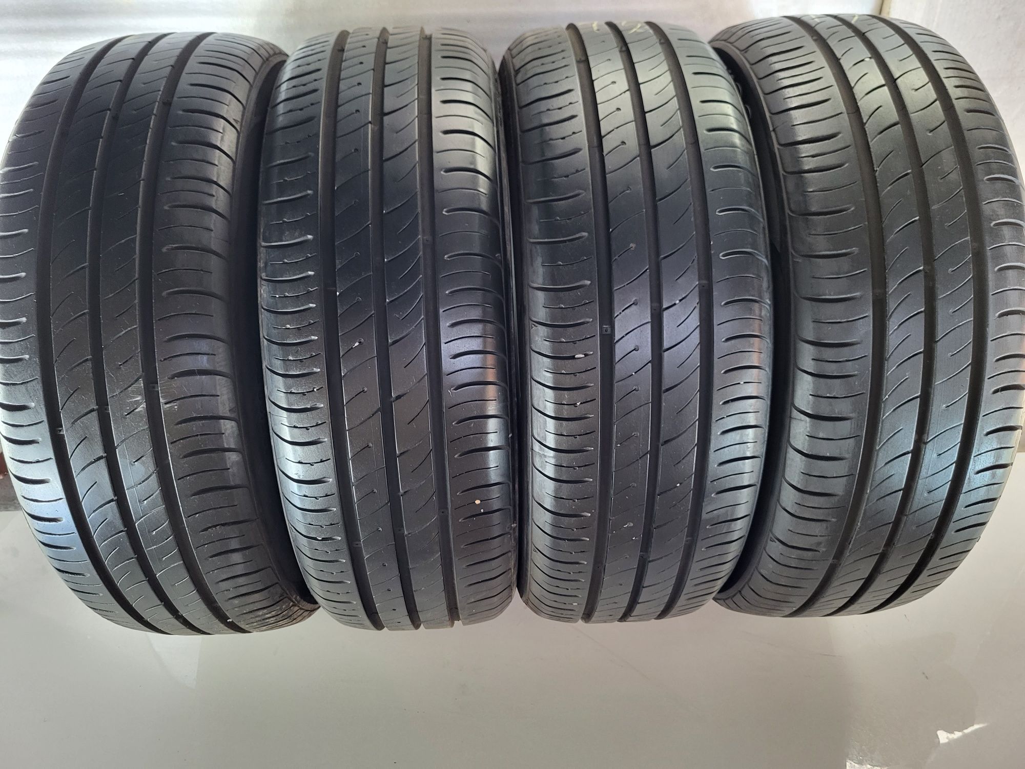 Opony Kumho Ecowing 185 60 R15 komplet jak Nowy