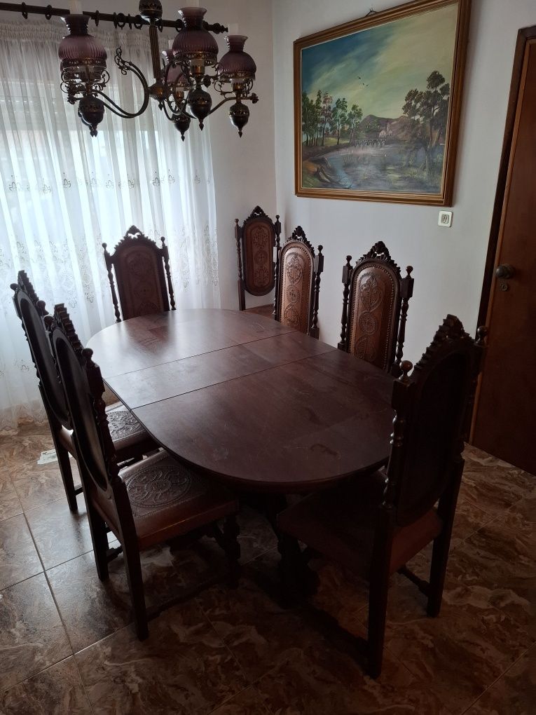 Mesa de Sala Vintage com 8 cadeiras