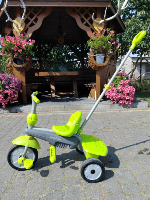 Rower trójkołowy z rączką do prowadzenia