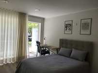 Room w/ private WC and kitchen near Porto universities