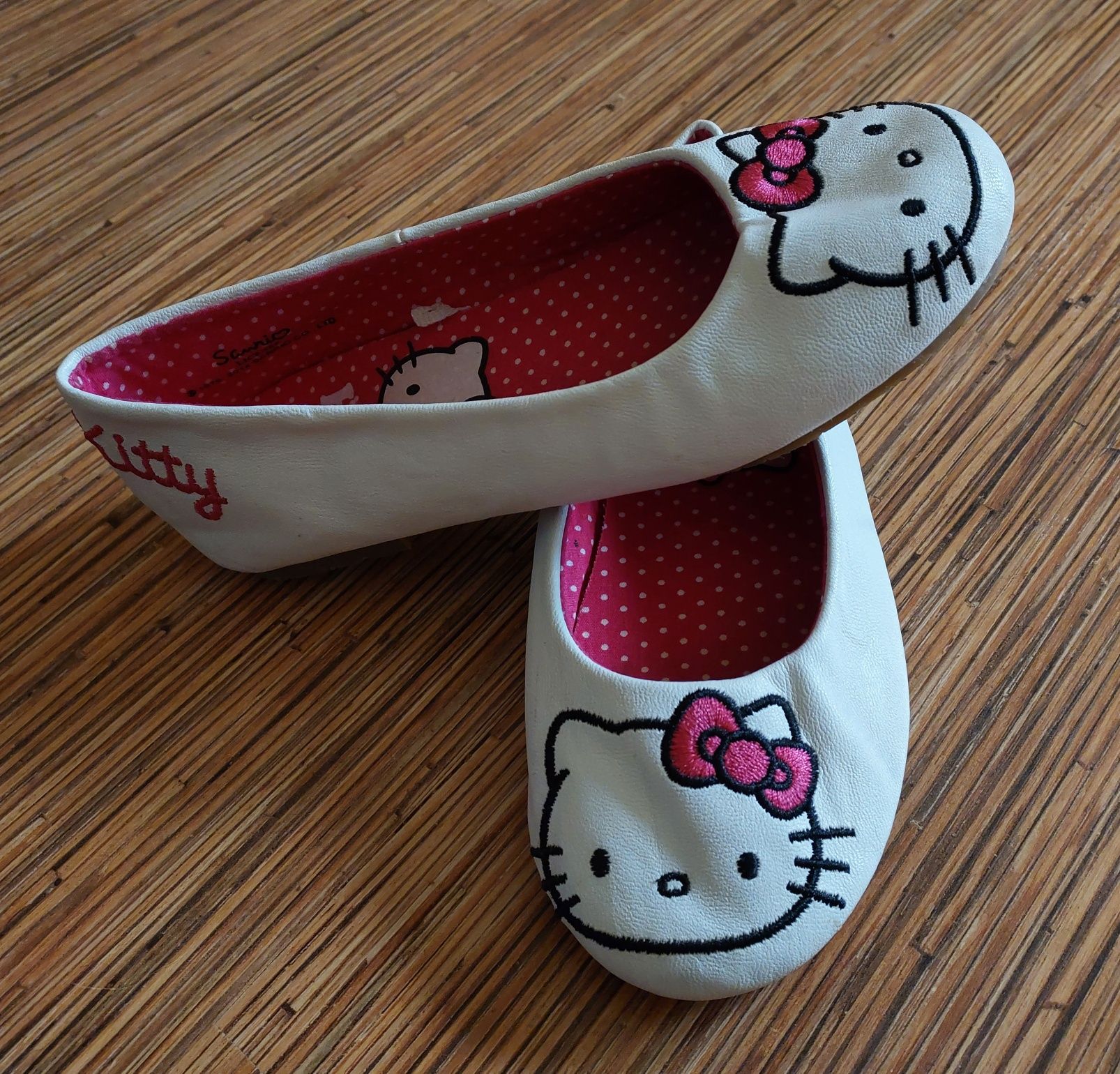 Sabrinas HELLO KITTY, 30