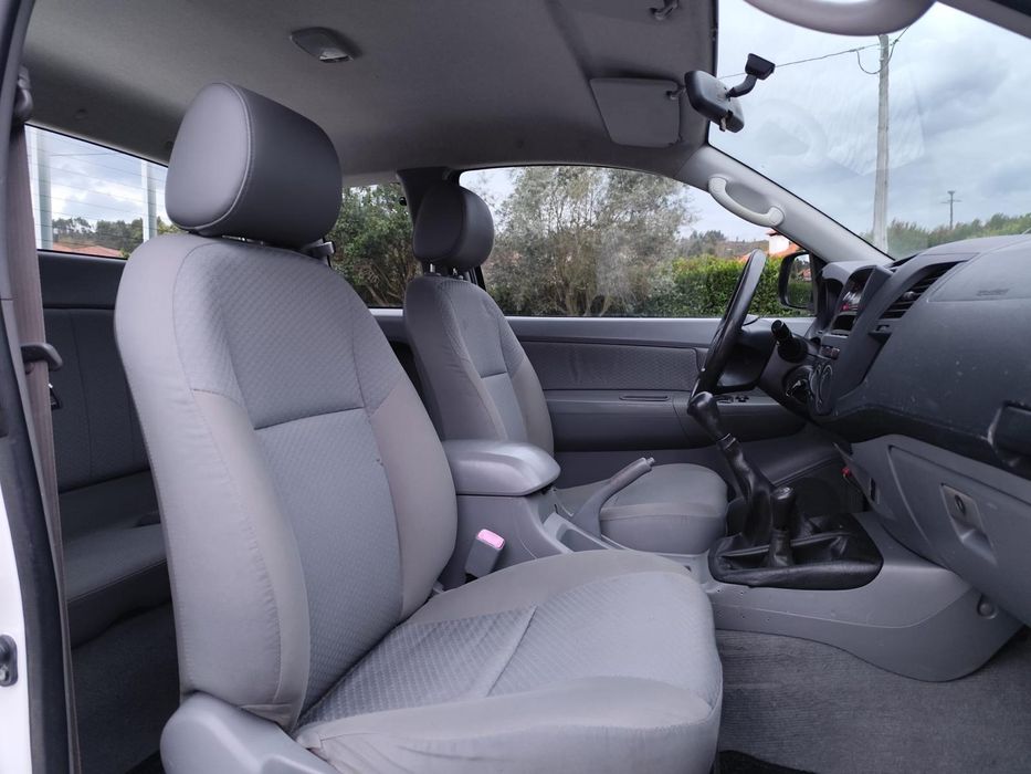 Toyota Hilux 2.5D4D X-Cab 4 Lugares 4x4