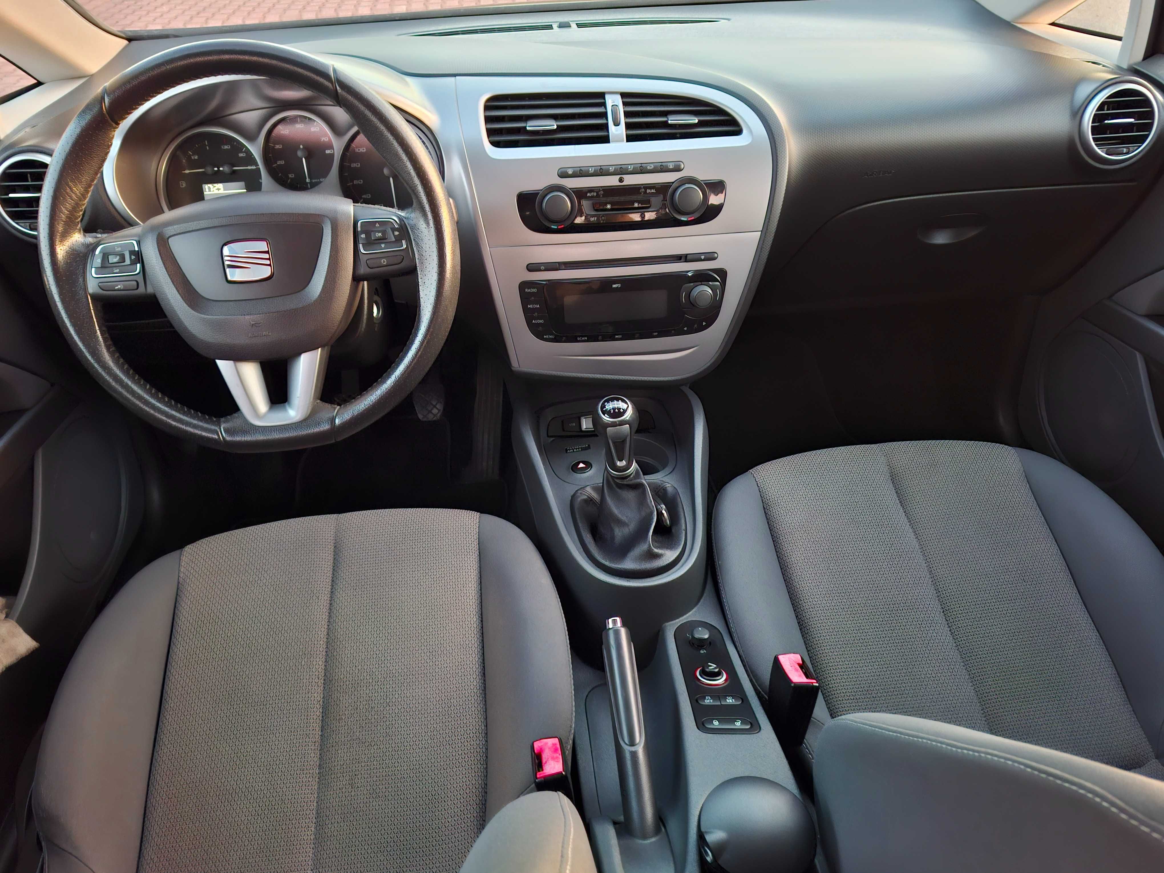 Seat Leon_1.4 benzyna_Serwis ASO_Bogata wersja_Zadbany