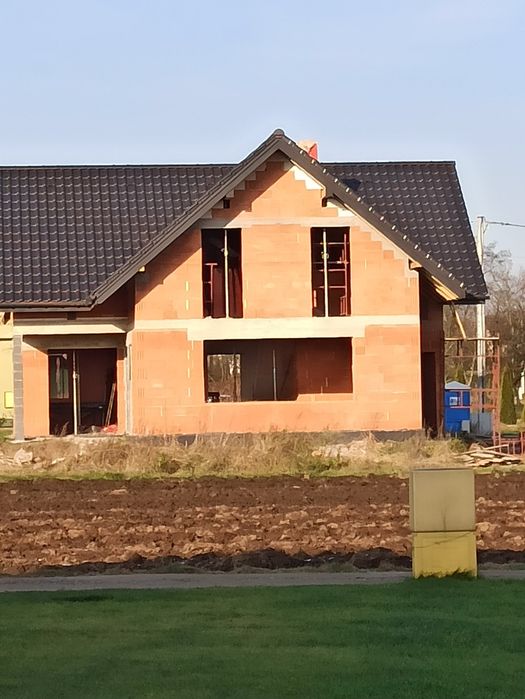 Firma budowlana, budowa domów, domu, bloku, stan surowy, remonty