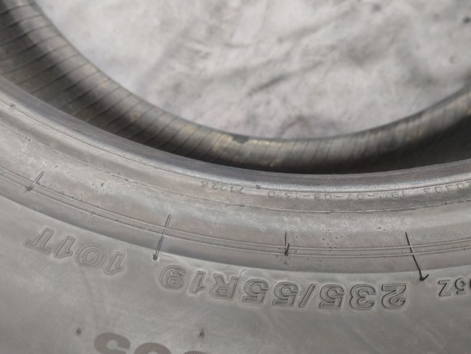 Продам шини 235/55R19