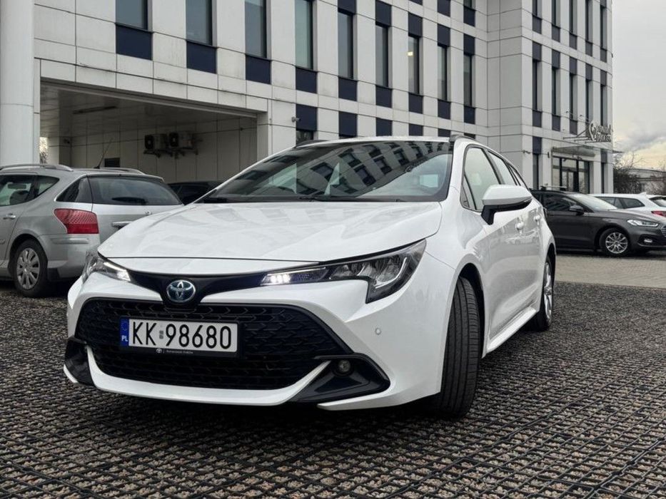 Toyota Corolla CESJA - TOYOTA COROLLA Comfort Tech 1.8 Hybrid 140 KM