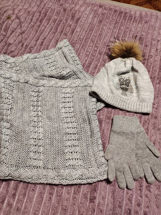 Продам шапки и шарфы