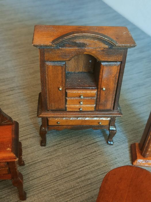 Móveis Miniatura em Madeira - 30 peças.
