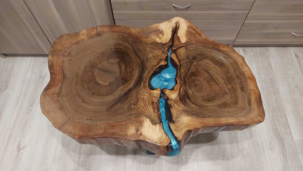 Stół z żywicą, stolik kawowy z żywicą, orzech włoski, loft, live edge