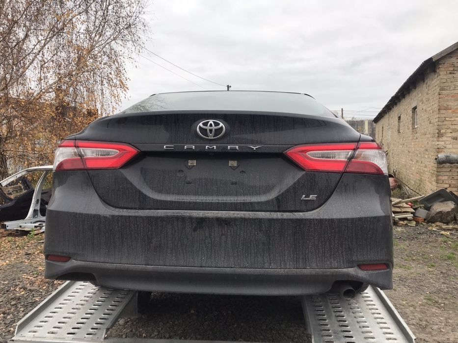 Крышка бампер фонари четверть   Toyota Camry 70