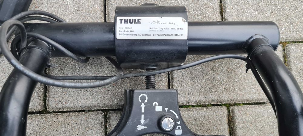 Bagażnik Thule na dwa rowery, uchylny.