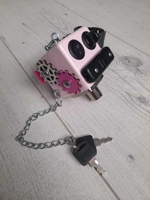 Kostka manipulacyjna edukacyjna sensoryczna Montessori