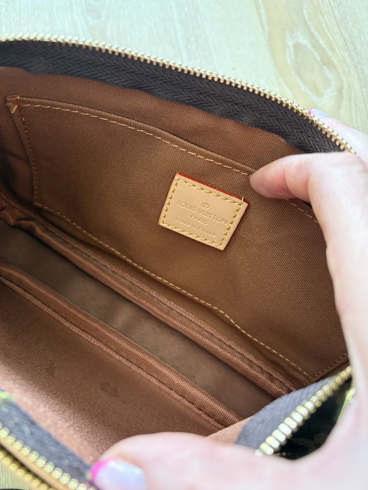 Louis Vuitton multi pochette