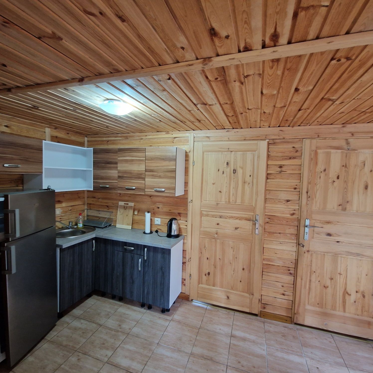 Domek nad jeziorem z własną linią brzegową , apartament, kwater