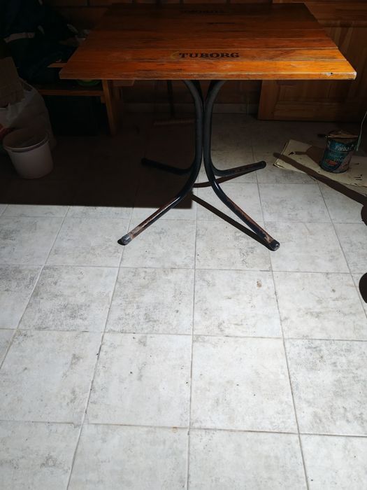 80х80 Стіл в кафе, додому з металевими ніжками
