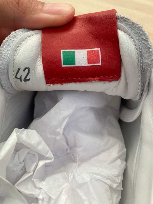 Sapatilhas Off Play, novas, tamanho 42