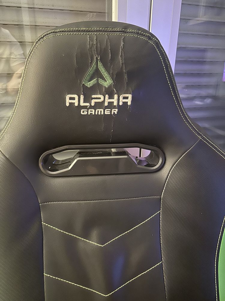 Cadeira gaming Alpha Gamer