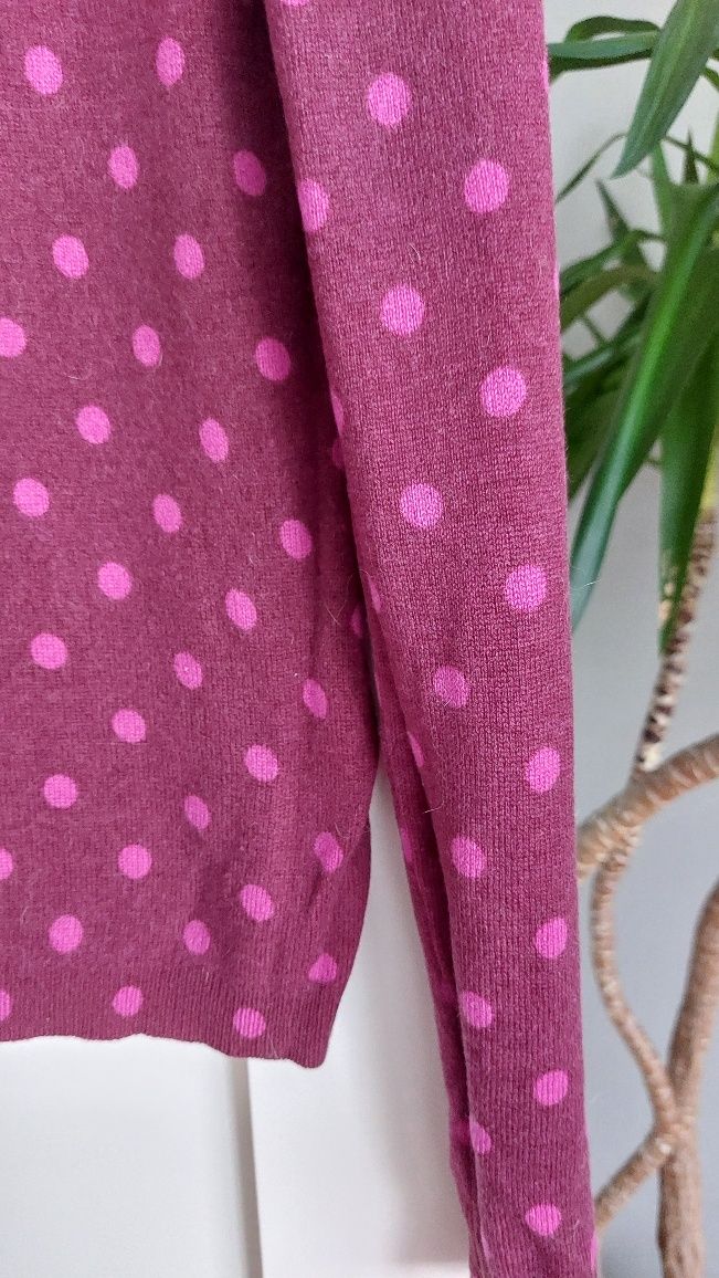 36 śliczny sweter kaszmirowy 100% cashmere rozpinanych w groszki róż