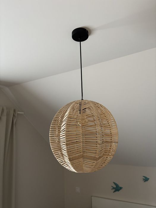 Lampa sufitowa zyrandol kula rattan