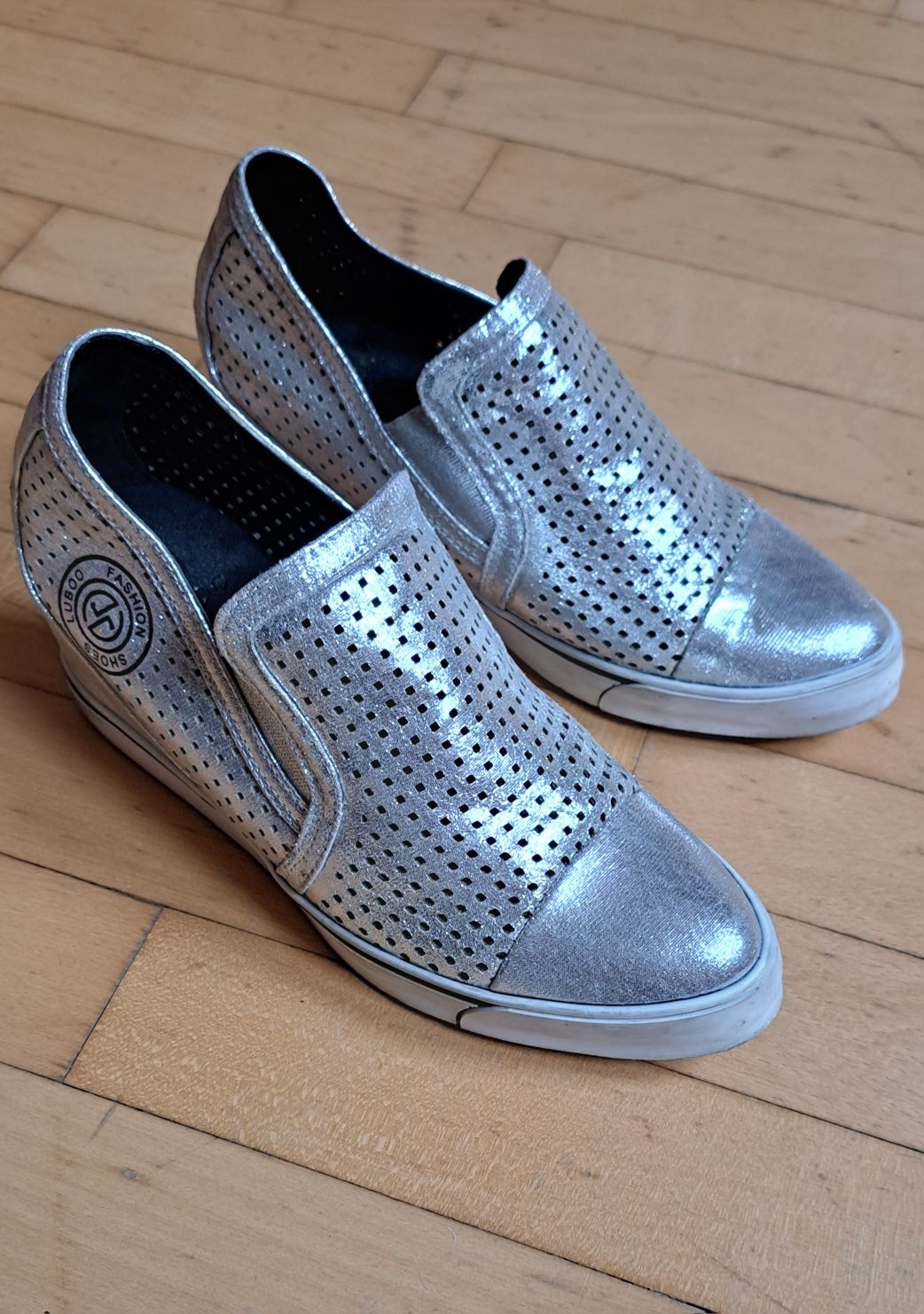 Buty damskie Lu Boo, rozm.39 srebrne  sneakersy