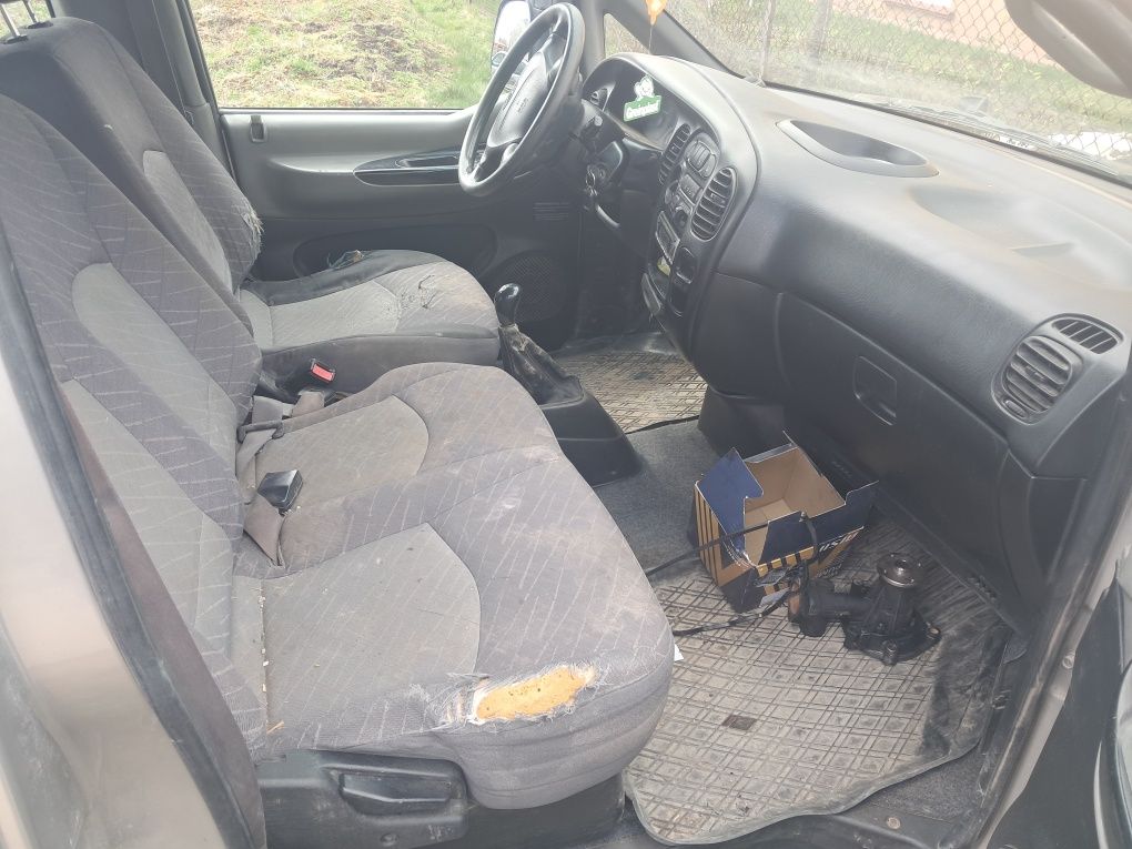 Hyundai  H 1,  6 osób jak vito trafić,transporter t4  2,5td 4D56 Łańcu