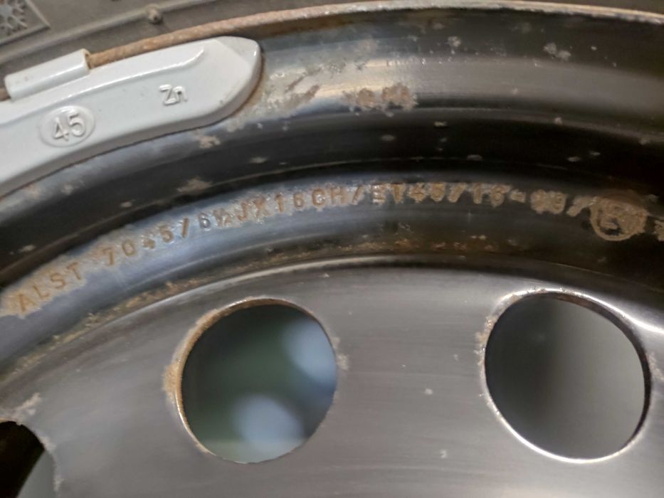 Koła stal 16 Kia Niro Carens Soul Hyundai Kona, Kumho 205/60R16, 2020r