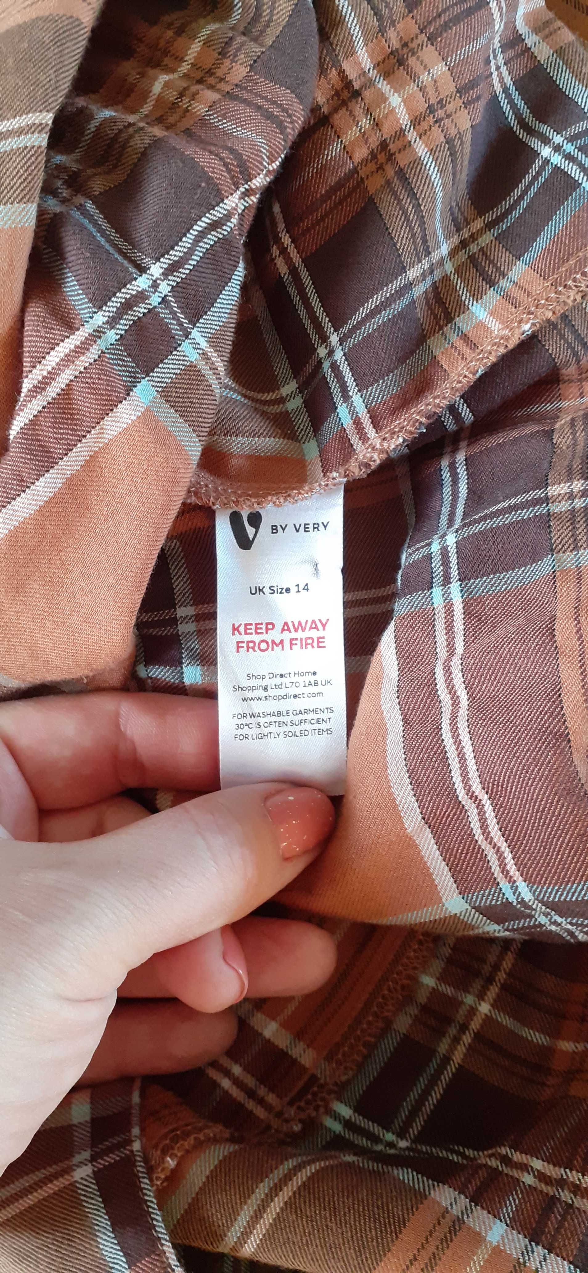 Sukienka w kratę z falbanami L XL