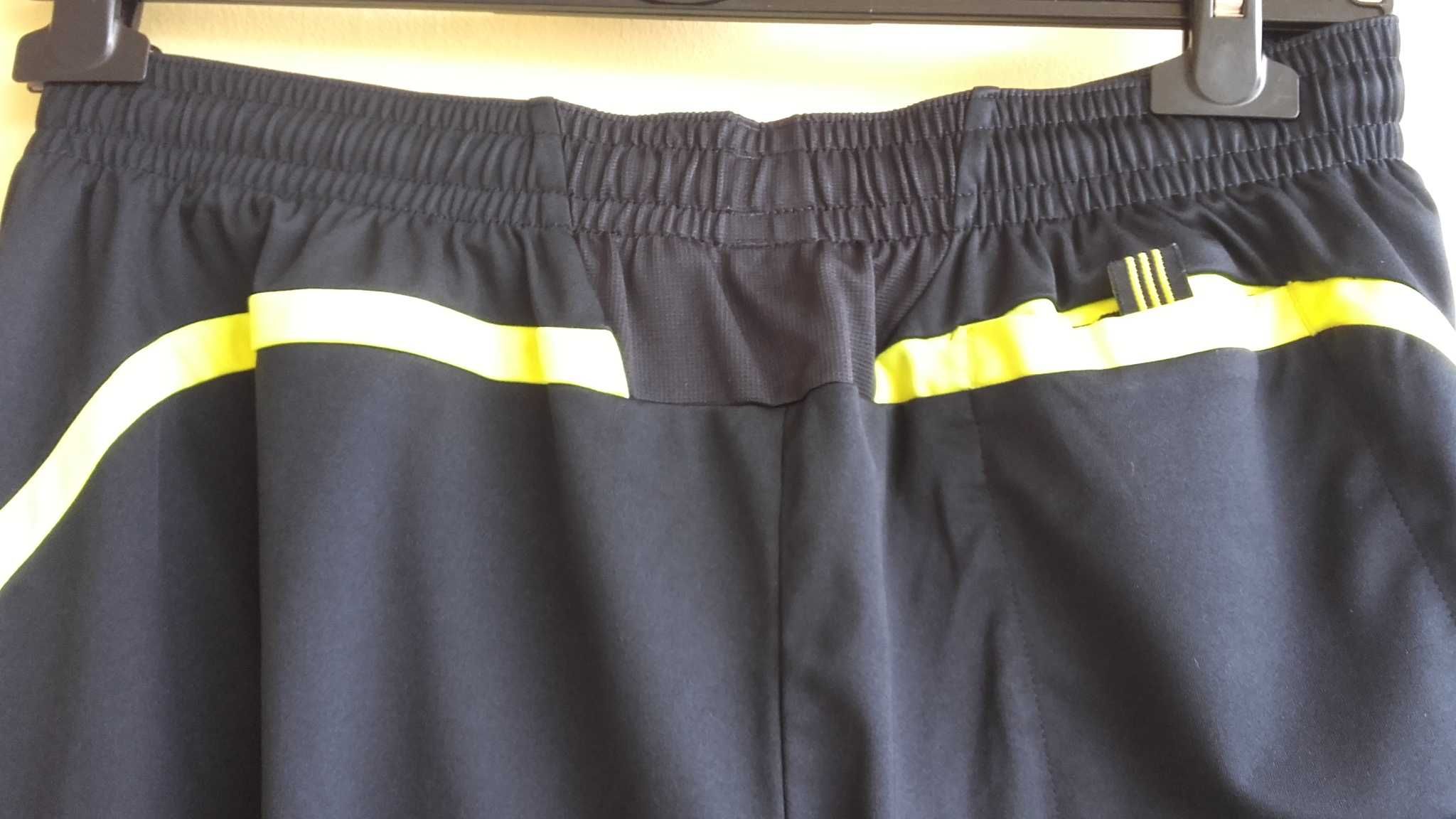 Spodnie krótkie Adidas Formotion roz L