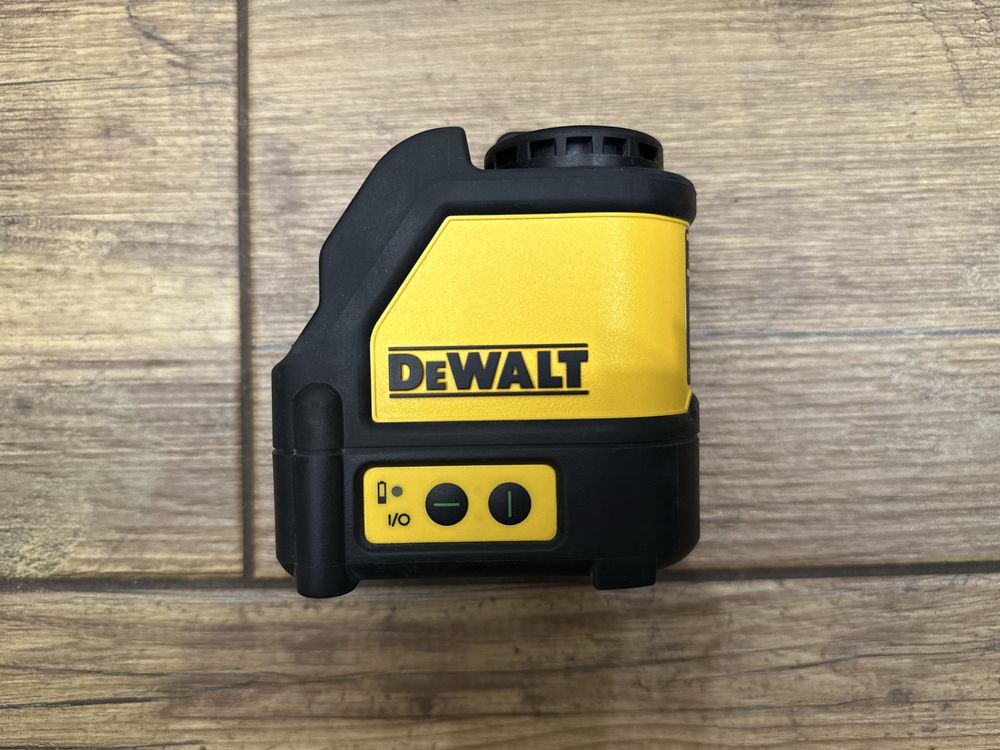 Zielony laser krzyżowy akumulatorowy DeWalt DW088CG | walizka