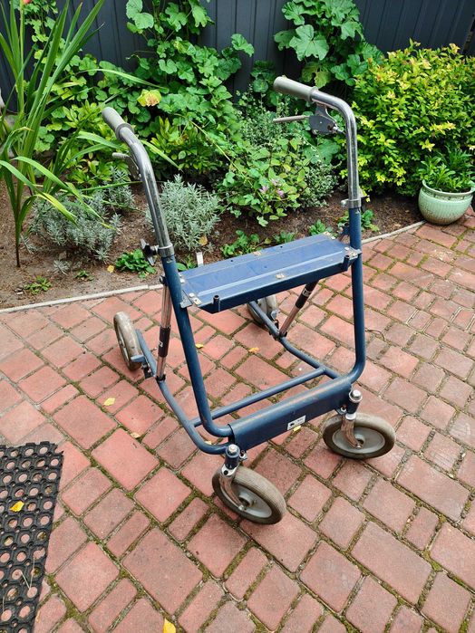 Ролер ходунки металевий для літніх людей