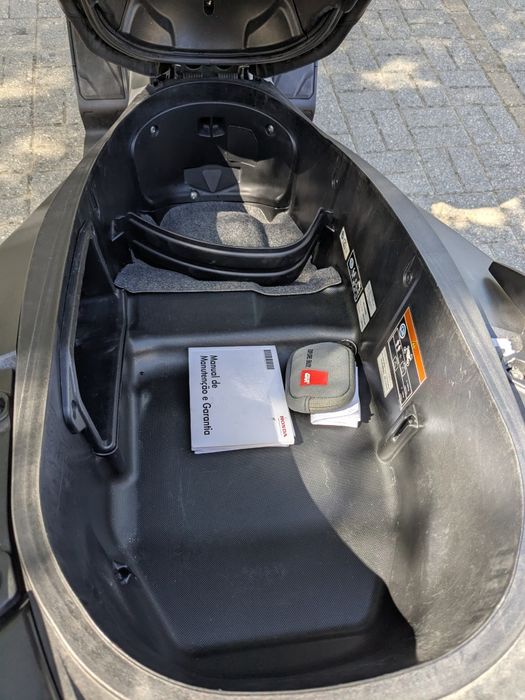 Honda Forza 300 de 2019 bom estado geral com extra