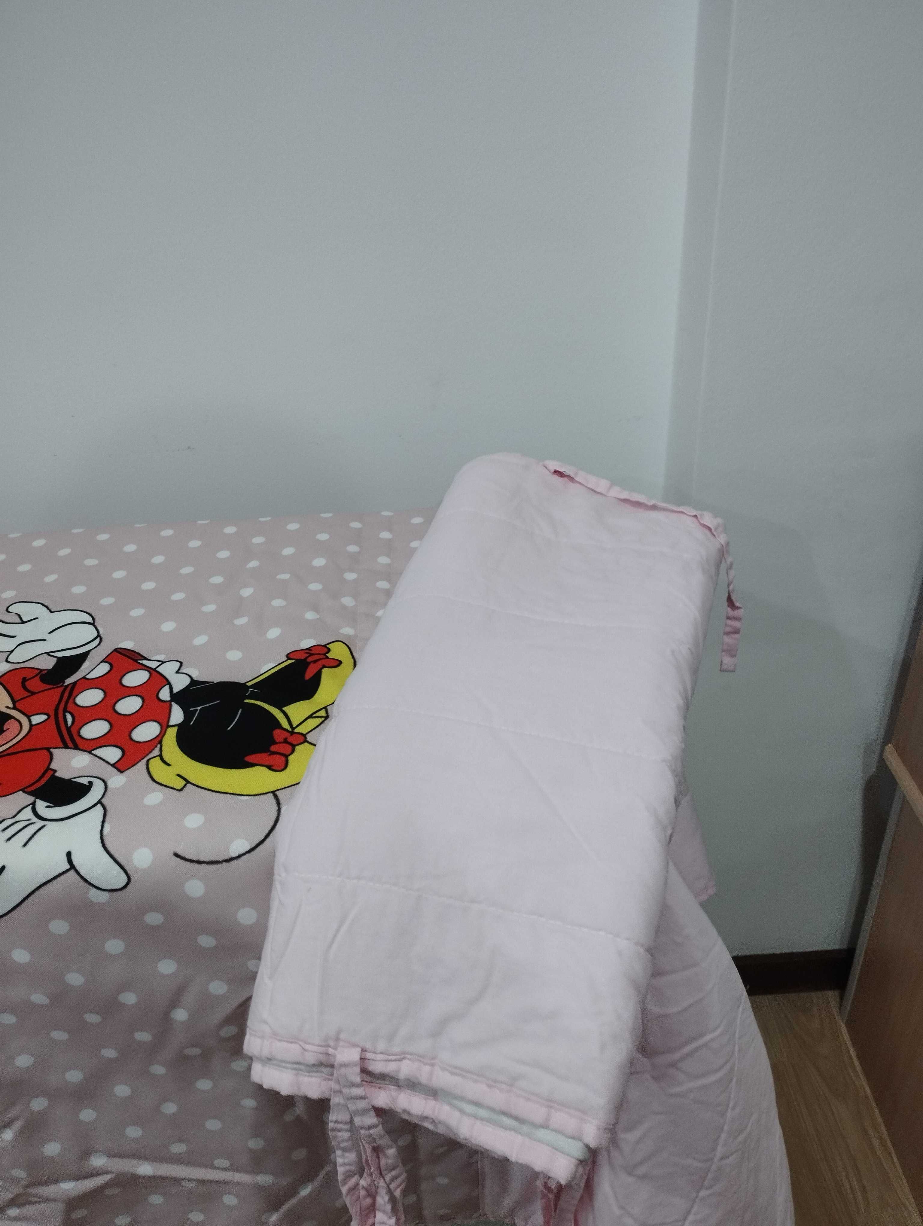 Vendo edredão Minnie para cama de grades bebe