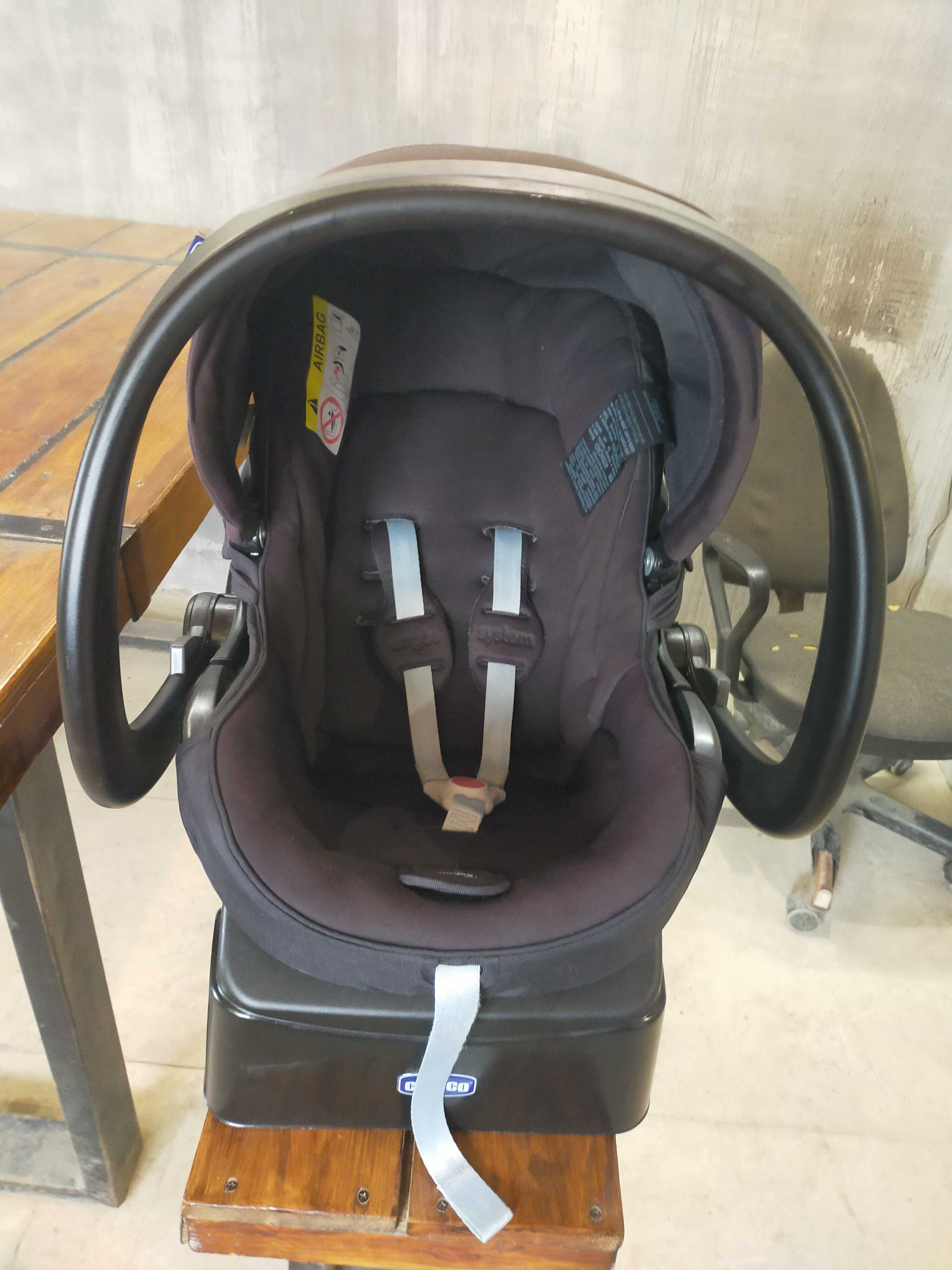 Автокрісло дитяче Chicco 0-13kg.