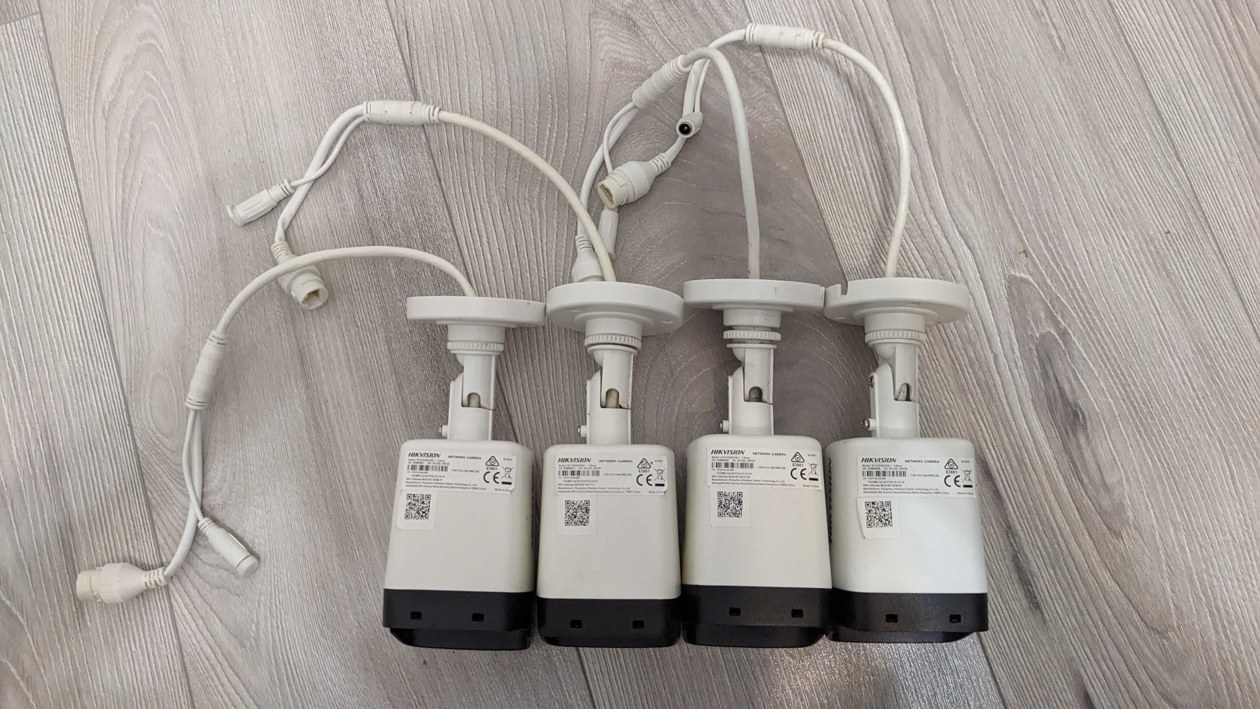 4 Białe Używane Kamery Analogowe Monioring Hikvision 2.8mm 4 Mpx IR30