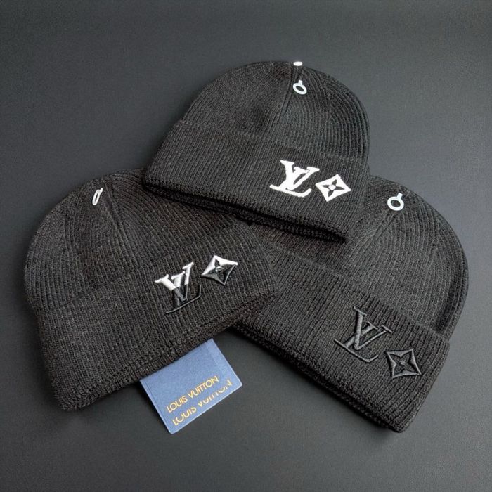 Чоловіча зимова шапка louis vuitton the north face amiri ami