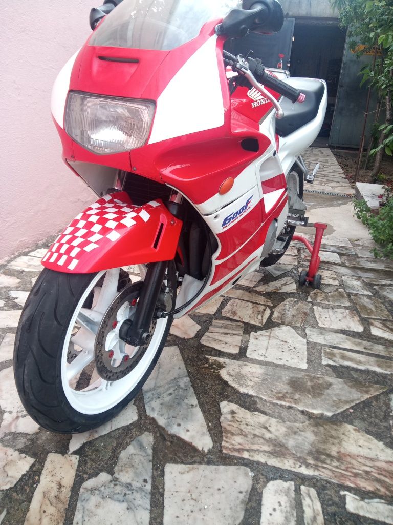 vendo ou troco Honda CBR 600F2  ler discrição