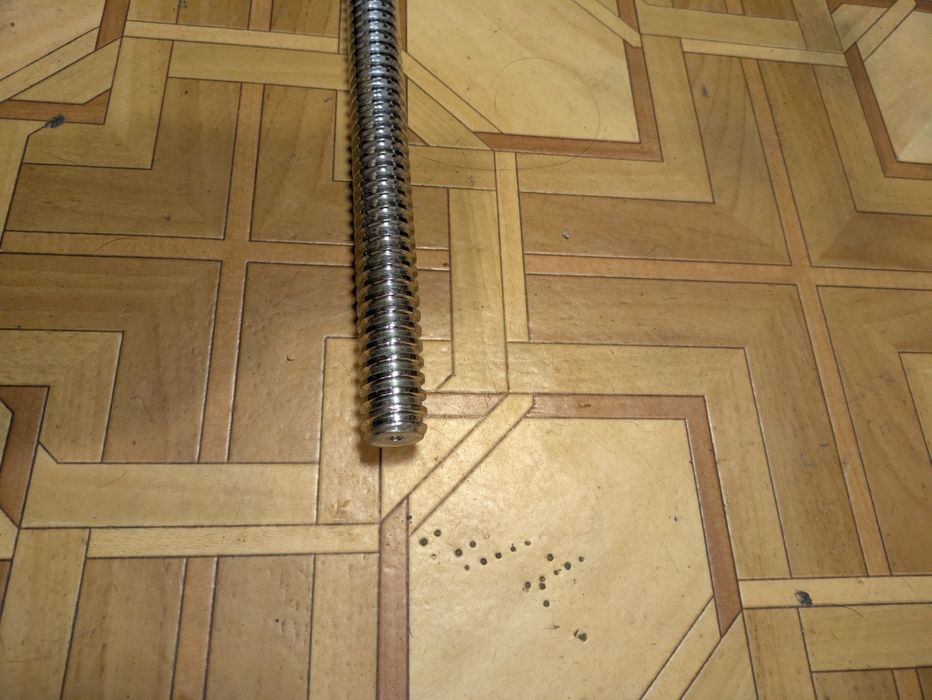 Продам штангу 7 кг. з блинами (4 шт.) по 2.5 кг