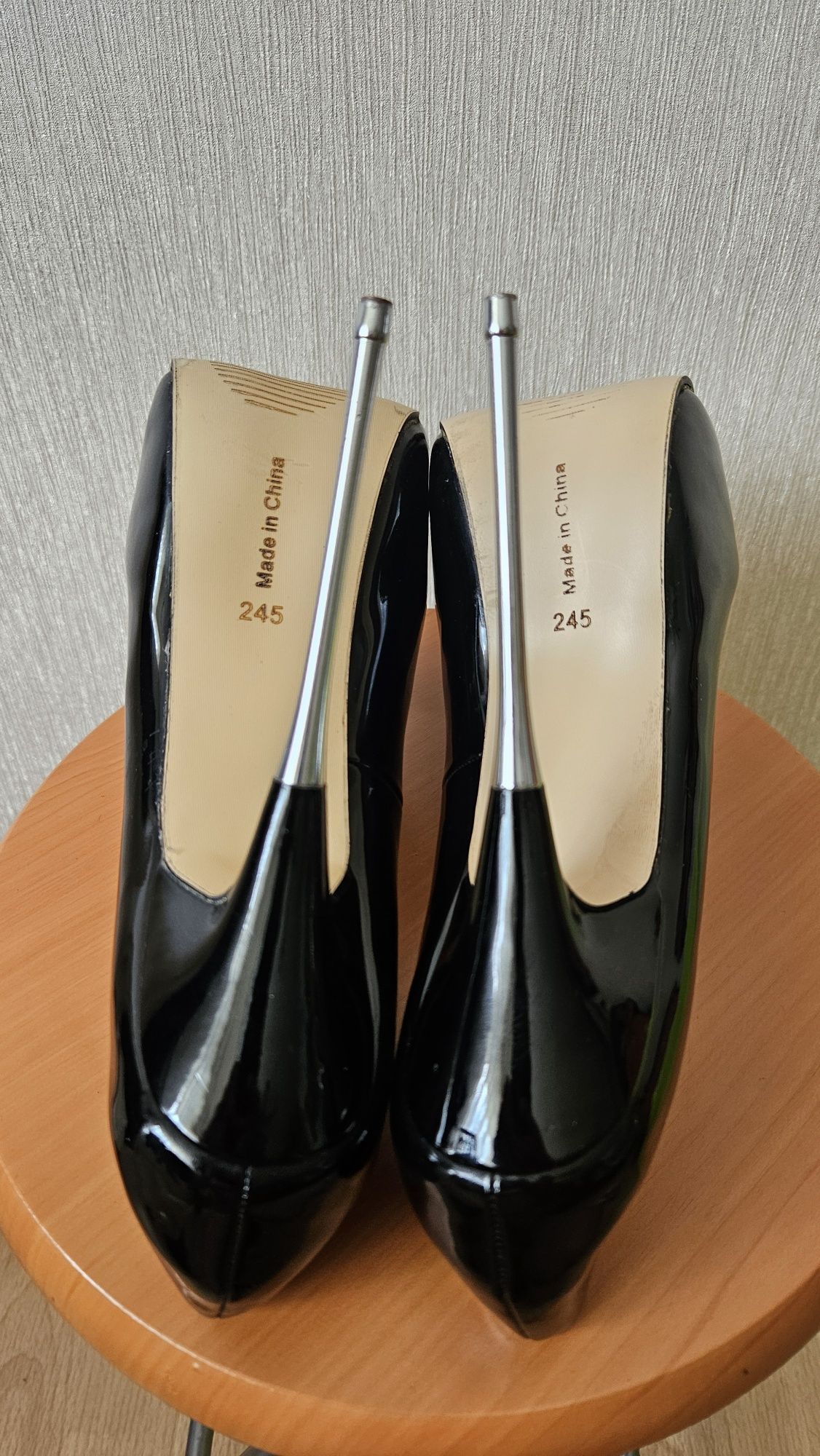 Sexy szpile nr 38,5 metalowe obcasy killer steel heels