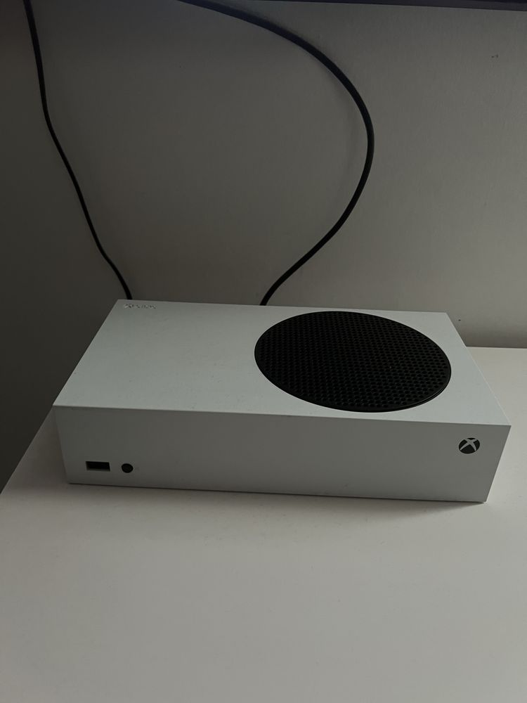 Xbox Series S Ідеальний Стан ! Повний Комплект