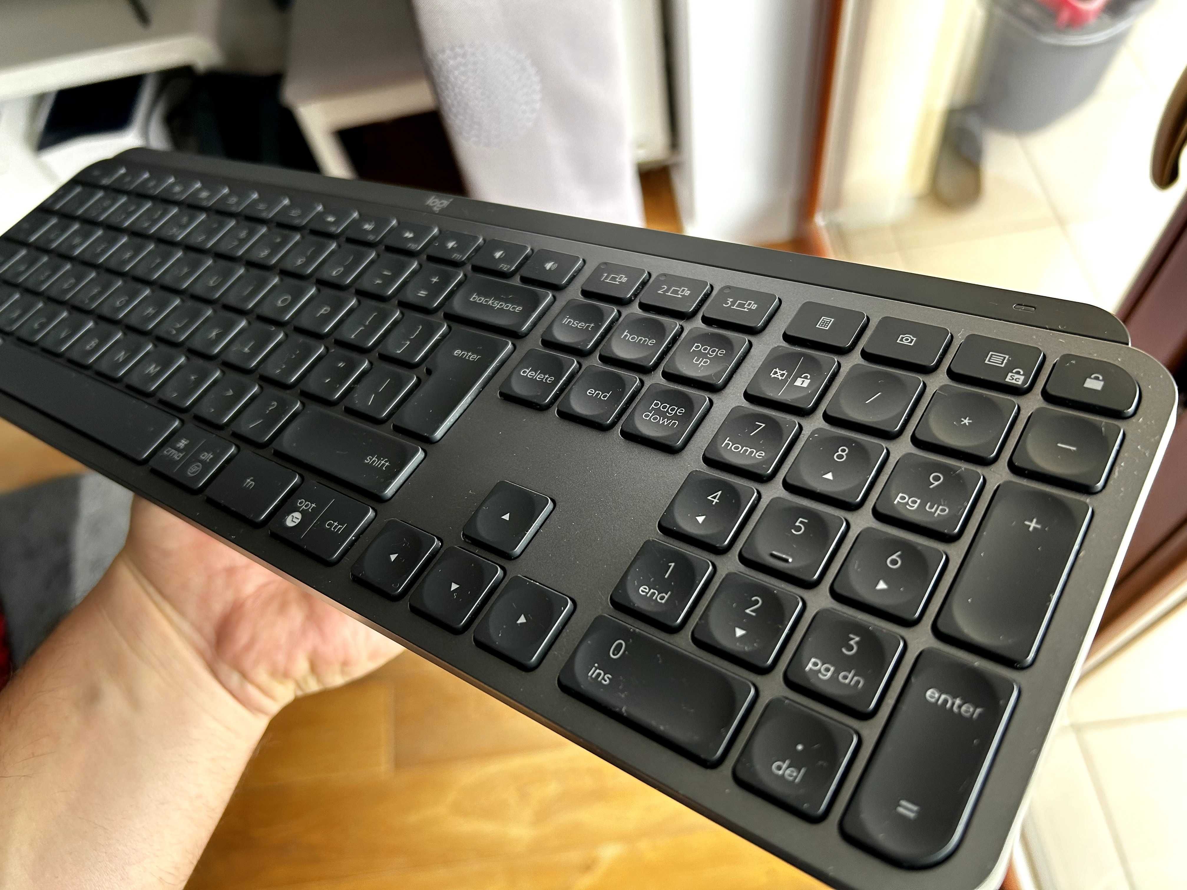 Logitech MX Keys PLUS (Windows&Mac)