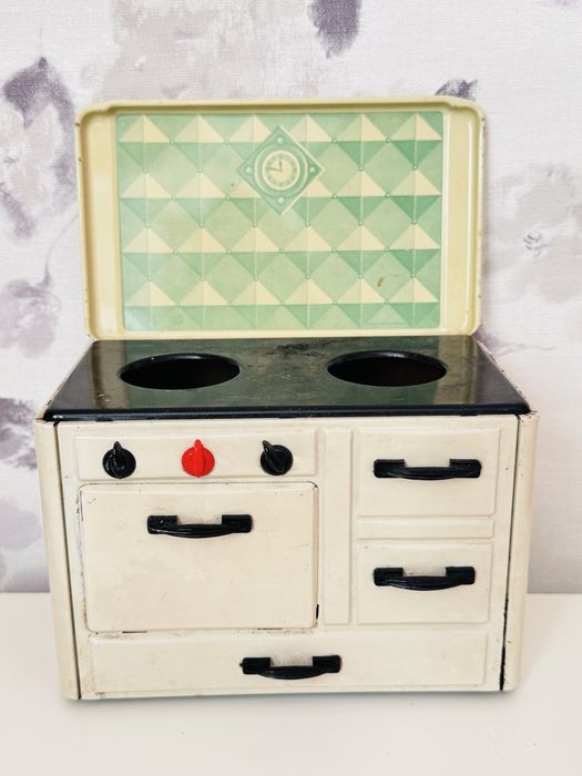 Metalowa kuchenka do domku dla lalki, retro mebelek