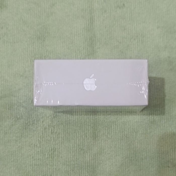 AirPods 4 com Cancelamento Ativo de Ruído – Novos, Selados